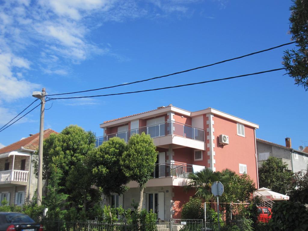 Apartments Delfin Tivat Bagian luar foto